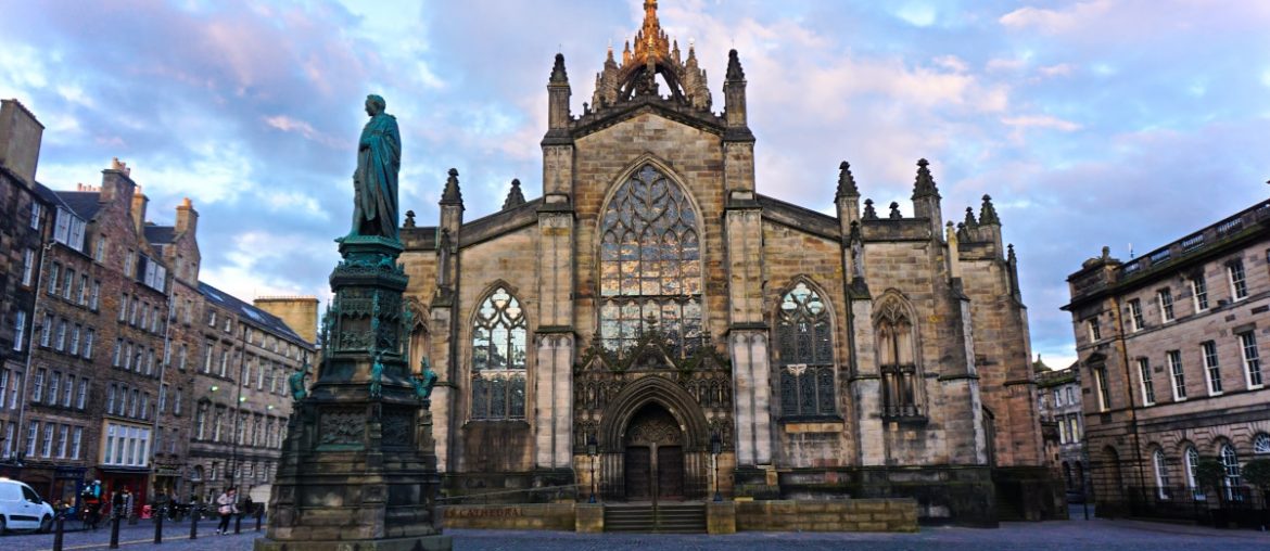 Edinburgh at sunset via Wayfaring With Wagner