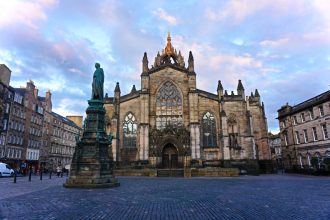 Edinburgh at sunset via Wayfaring With Wagner